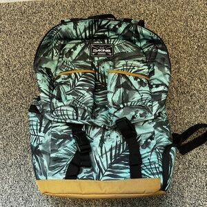 Dakine 28L party backpack